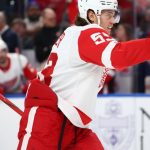 Eishockey: NHL-Star Seider unterschreibt Millionenvertrag in Detroit