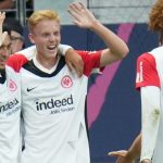 Fußball-Bundesliga: Eintracht siegt und genießt: Dritter Erfolg in Serie