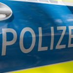 Kriminalität: Frau sticht auf Nachbarn ein und muss in Haft