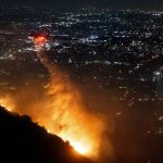 Feuer in Los Angeles: Brand in den Hollywood Hills schwächt sich ab