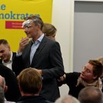 FDP: Lindner bei Wahlkampfauftritt mit Schaum beworfen